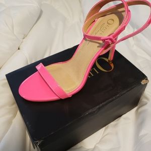 HOT PINK HEELS